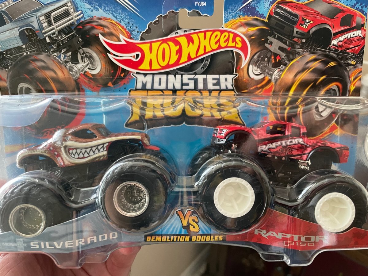 Velociraptor Monster Truck